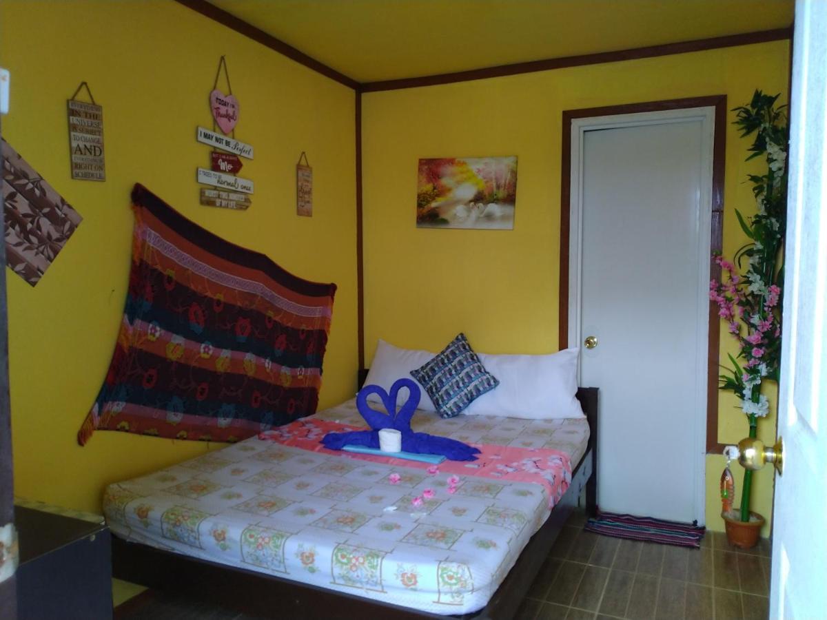 Sun Valley Hostel El Nido Exterior photo